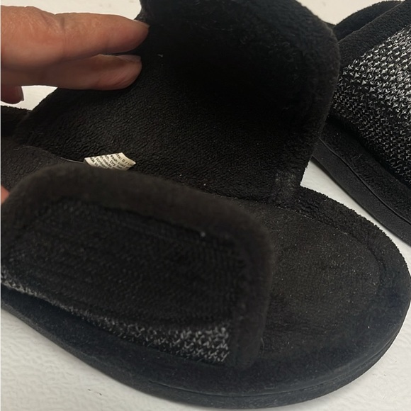 Adjustable Slippers - Picture 3 of 3